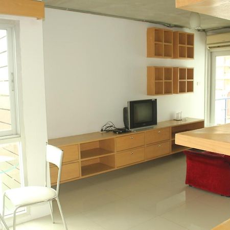 Bansabai Sabaidee Service Apartment Bangkok Esterno foto
