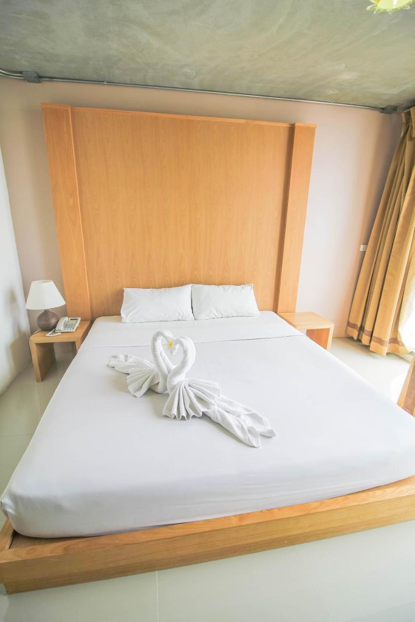 Bansabai Sabaidee Service Apartment Bangkok Esterno foto