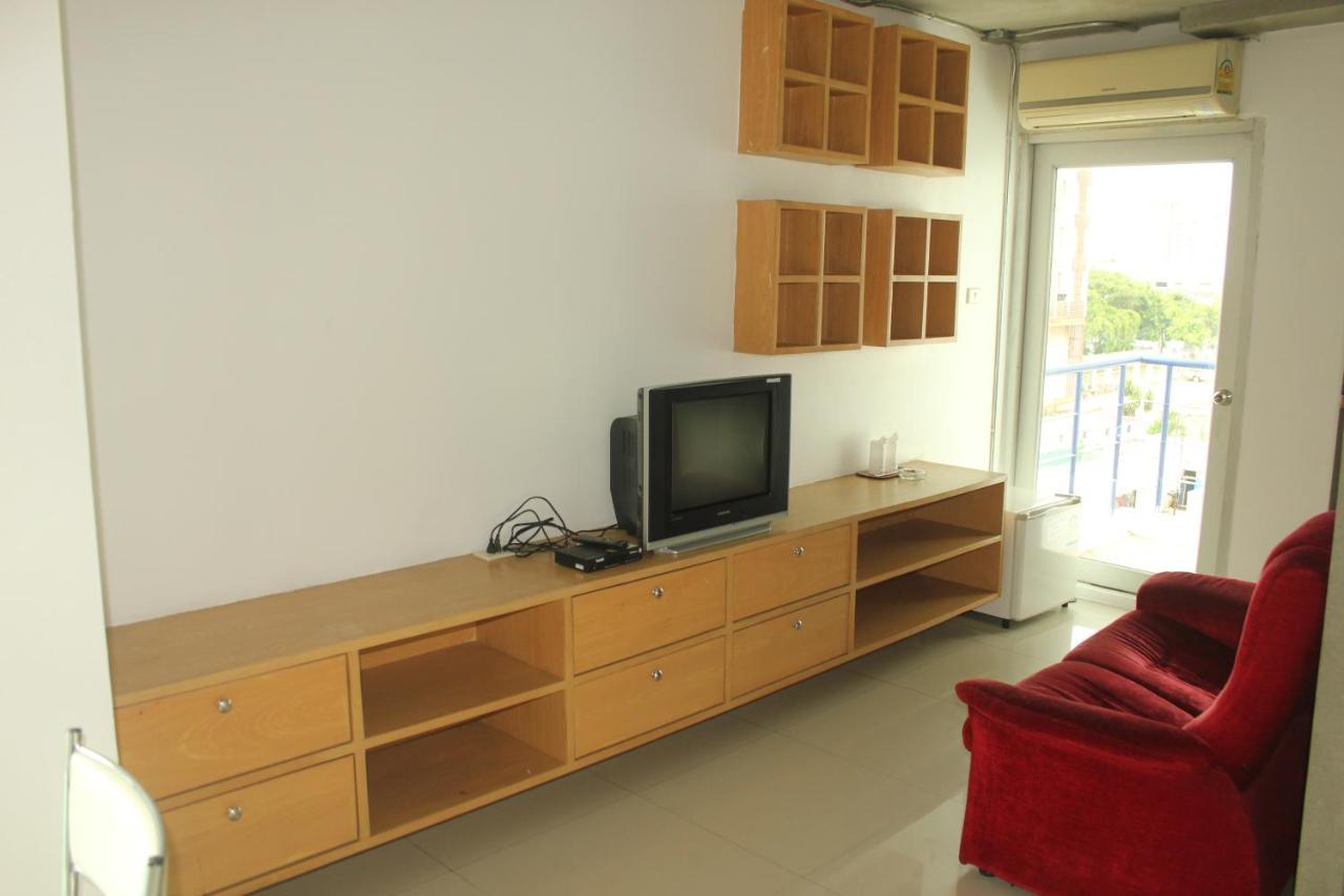 Bansabai Sabaidee Service Apartment Bangkok Esterno foto